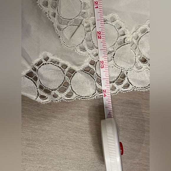 Saks Fifth Avenue Ivory Slip - Picture 8 of 9